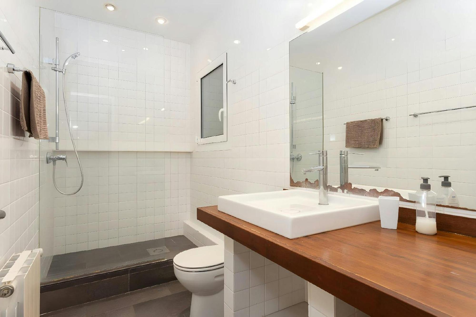 Filmoteca Sarria 1- Wifi Quiet Bright Comfi Apartment Barcelona Bagian luar foto
