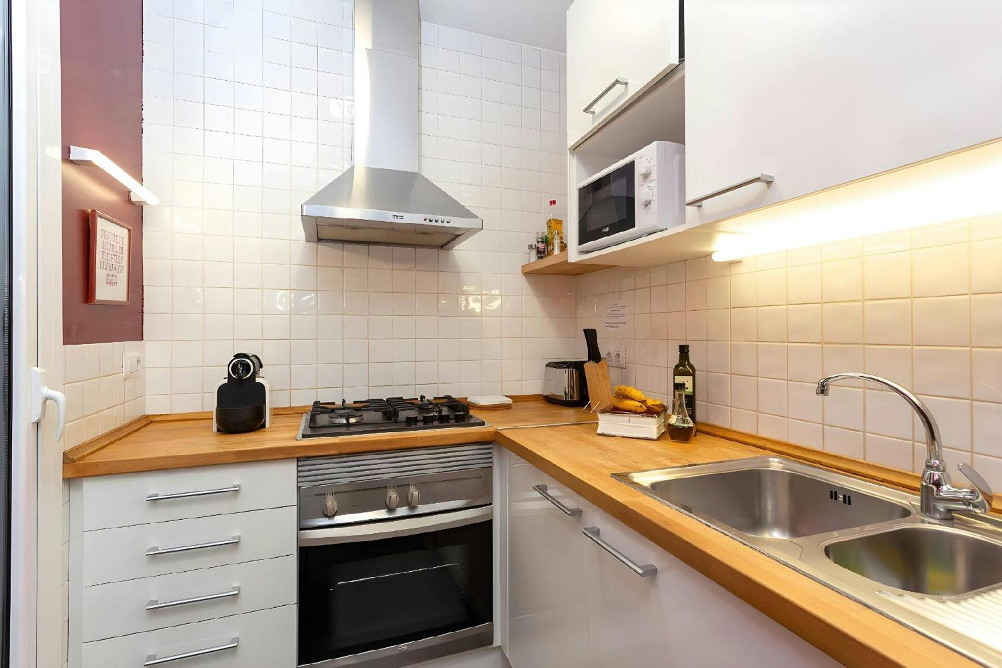 Filmoteca Sarria 1- Wifi Quiet Bright Comfi Apartment Barcelona Bagian luar foto