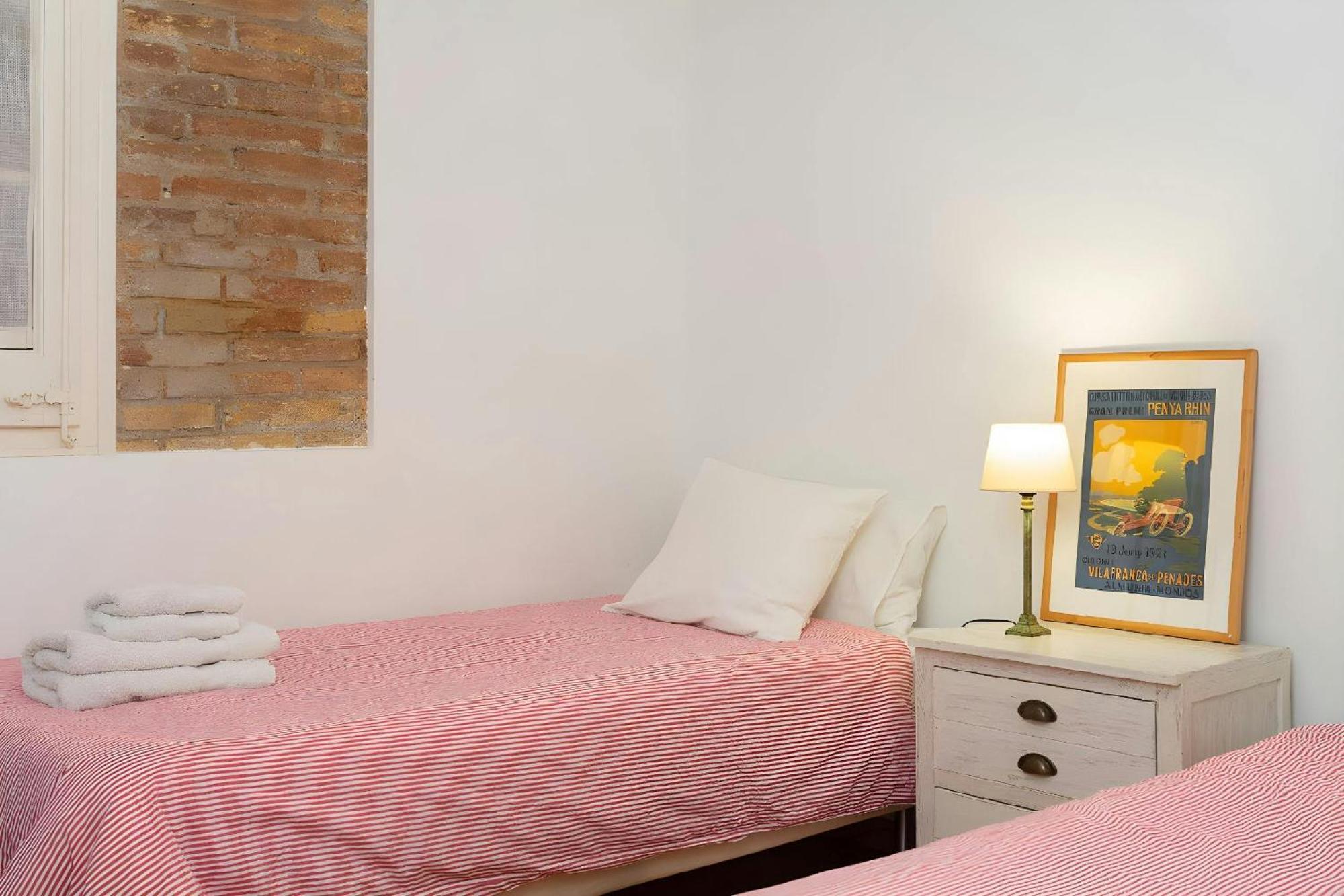 Filmoteca Sarria 1- Wifi Quiet Bright Comfi Apartment Barcelona Bagian luar foto